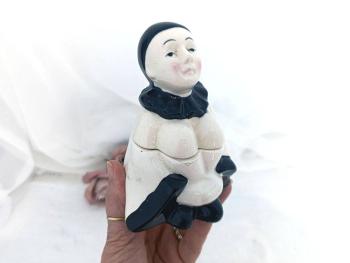 Voici une bonbonnière ou boite bien originale bonbonnière en 2 parties représentant Pierrot le Clown Blanc. Original !