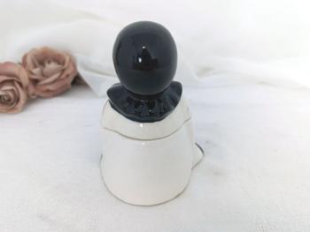 Voici une bonbonnière ou boite bien originale bonbonnière en 2 parties représentant Pierrot le Clown Blanc. Original !
