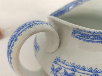 Ancien broc bleu service de toilette faïenceries 