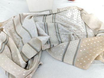 Superbe écharpe soyeuse champagne pois et raies – Image 4