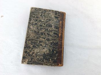 Datant de 1846, voici un livre juridique sur les  