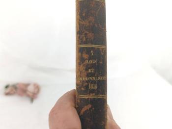 Datant de 1846, voici un livre juridique sur les  