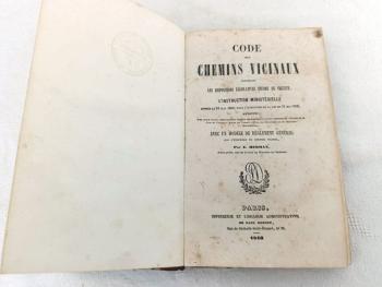 Datant de 1846, voici un livre juridique sur les  