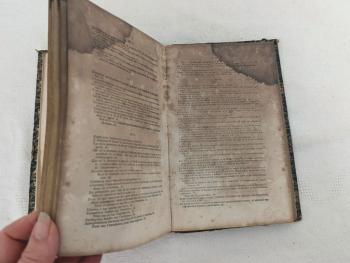Datant de 1846, voici un livre juridique sur les  
