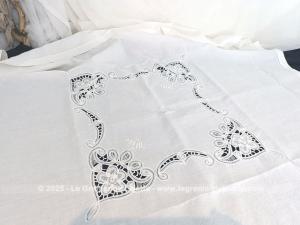 Superbe petite nappe rectangulaire broderies ajournées et monogrammes HN