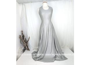 Robe longue artisanale forme vintage tissu stretch argenté effet glamour