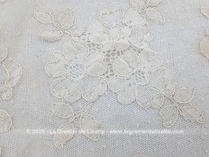 Ancien napperon rond tulle écru et incrustations dentellle