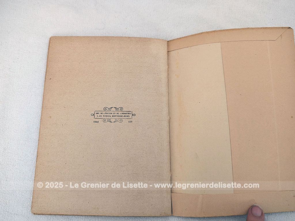 Voici un petit livret vintage au titre de