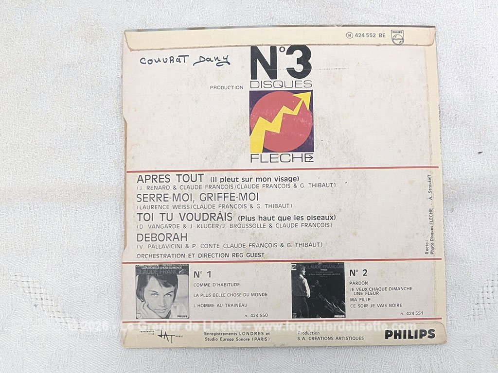 Voici un disque 45T Claude François des années 60 avec 3 titres, dont le plus célèbre est