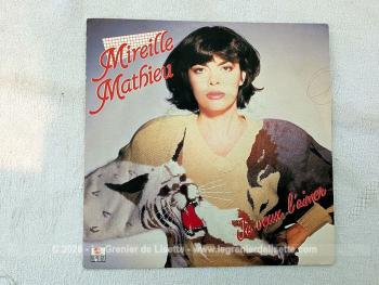Voici un disque 45T de Mireille Mathieu de 1983 avec 2 titres, dont le plus célèbre est