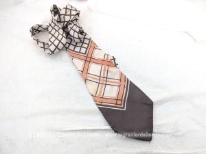 Belle cravate vintage soie ton orangé seventies Jean Patou