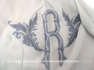 Original foulard crêpe gris souris fait main grande broderie R