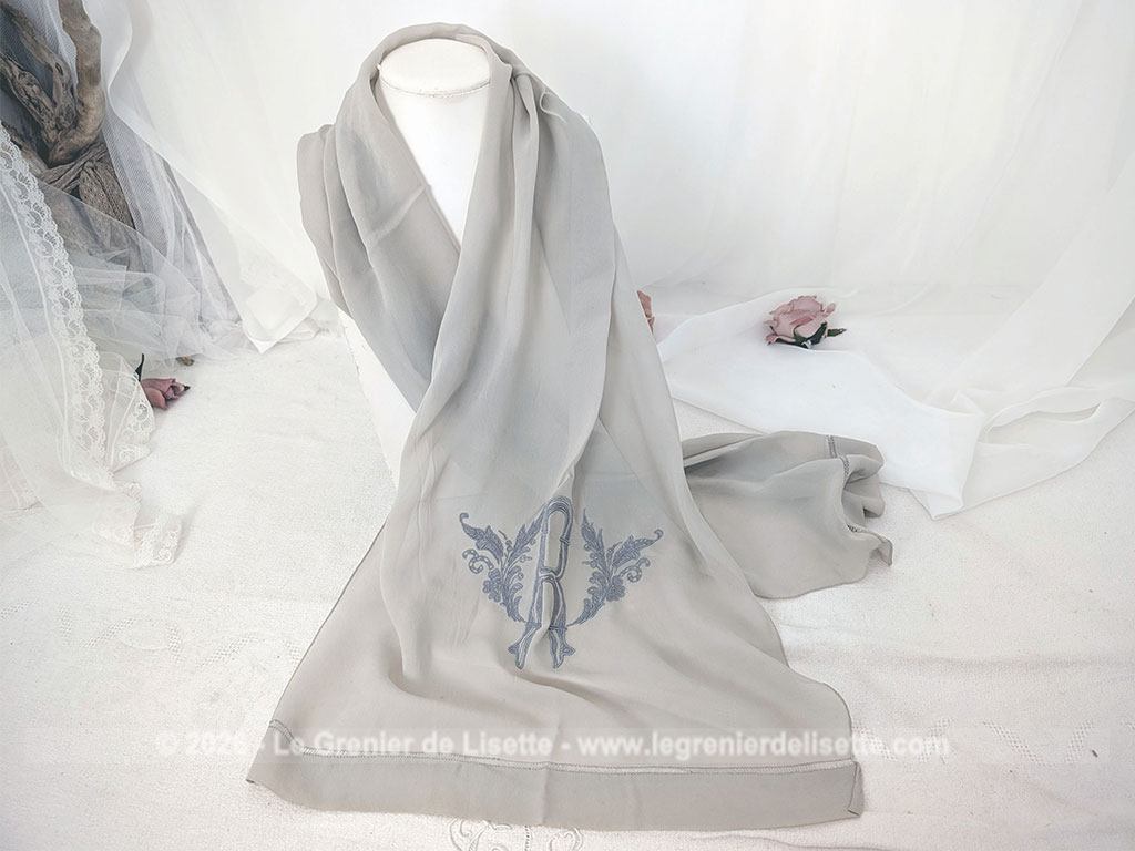 Original foulard crêpe gris souris fait main grande broderie R – Image 4