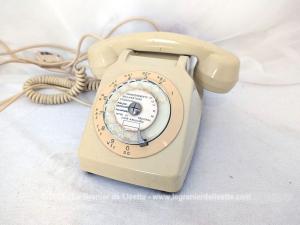 Téléphone vintage à cadran ivoire 1982