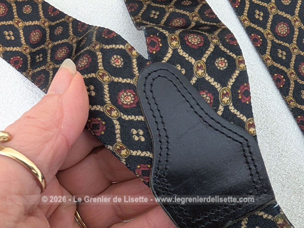 Au style rétro, voici une élégante paire de bretelles pour homme au motif