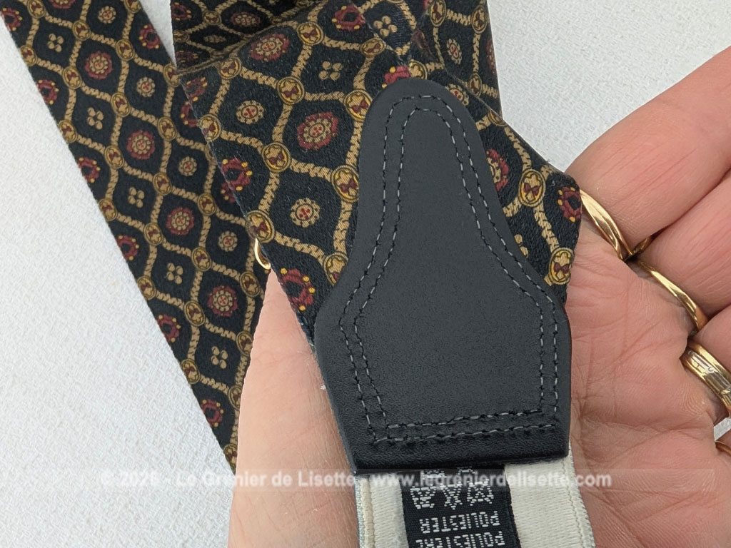 Au style rétro, voici une élégante paire de bretelles pour homme au motif