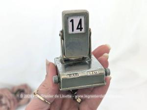 Petit calendrier perpétuel vintage de bureau à bascule