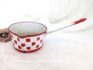 Casserole vintage émaillées damier rouge et blanc