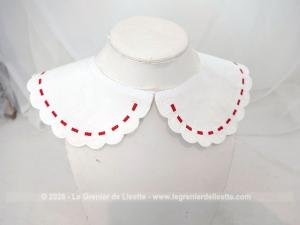Original petit col Claudine broderies façon ruban