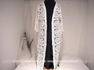 Original gilet long crochet blanc « Bisou’s Project » S/M style seventies
