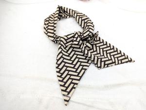 Belle lavallière à chevrons pour femme ou cravate Ascot pour homme