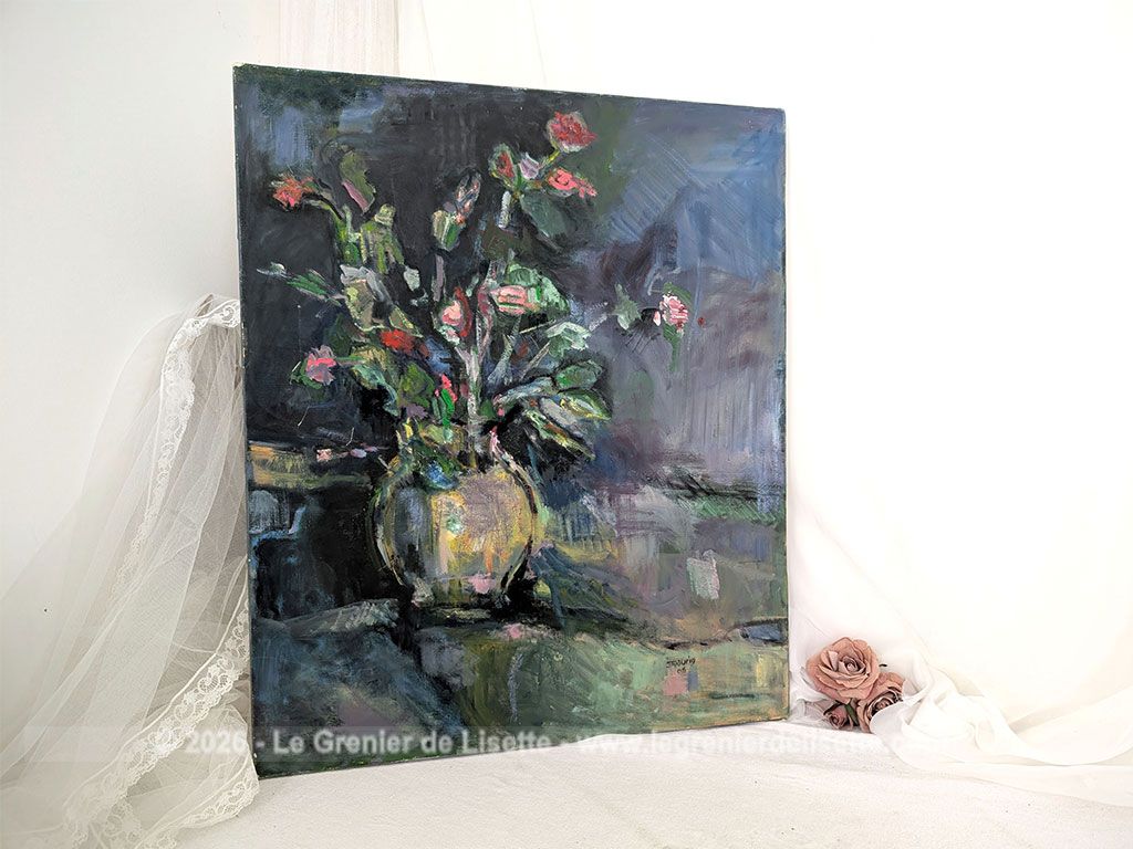 Sur 65 x 54 cm, voici un bien original tableau représentant un bouquet de fleurs peint à l'huile qui capte la lumière avec une force incroyable. Signée J. Maurin et datée de 2005. Pièce unique.