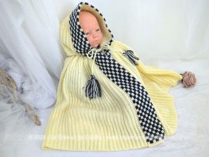 Burnous vintage tricot laine jaune bordure dessins carreaux jaune noir