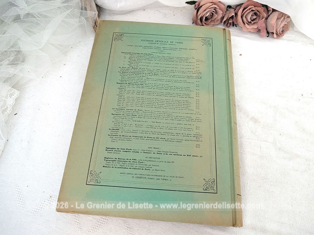 Voici un document d'archive monumental, véritable relique de l'Histoire de France datée de 1903, un recueil qui recense les lettres à cachet et les prisonniers de la Bastille sur plus d'un siècle de 1659 à 1789 (prise de la Bastille et Révolution française). Une véritable pièce de collection pour tous les passionnés d'histoire.