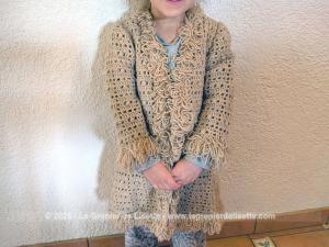 Manteau enfant crochet style seventies franges bouclées taille 6 ans