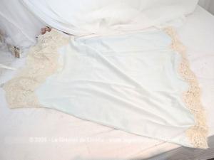 Déshabillé vintage années 70 bleu ciel nylon « Wonder » dentelle écrue « Non Cling »