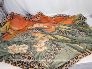 Superbe foulard motifs « Jungle » polyester Made in Italie