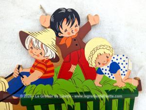 Porte-manteau vintage enfants bois Mertens-Kunst cheval et charrette 1981