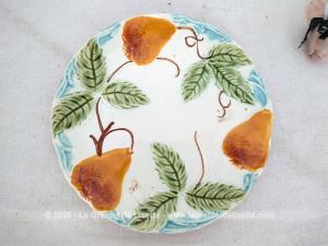 Trio assiettes barbotine poires en relief – faïence début XX°