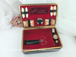 Voici une superbe et originale trousse de voyage